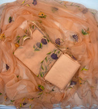 Load image into Gallery viewer, Hand-painted Kota Doria Peach suit set with Kota Doria dupatta
