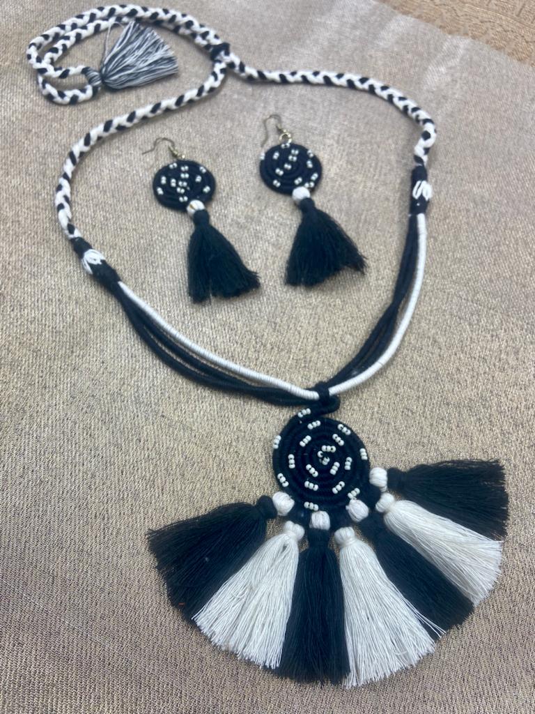 Black and white beaded neck piece & Earrings