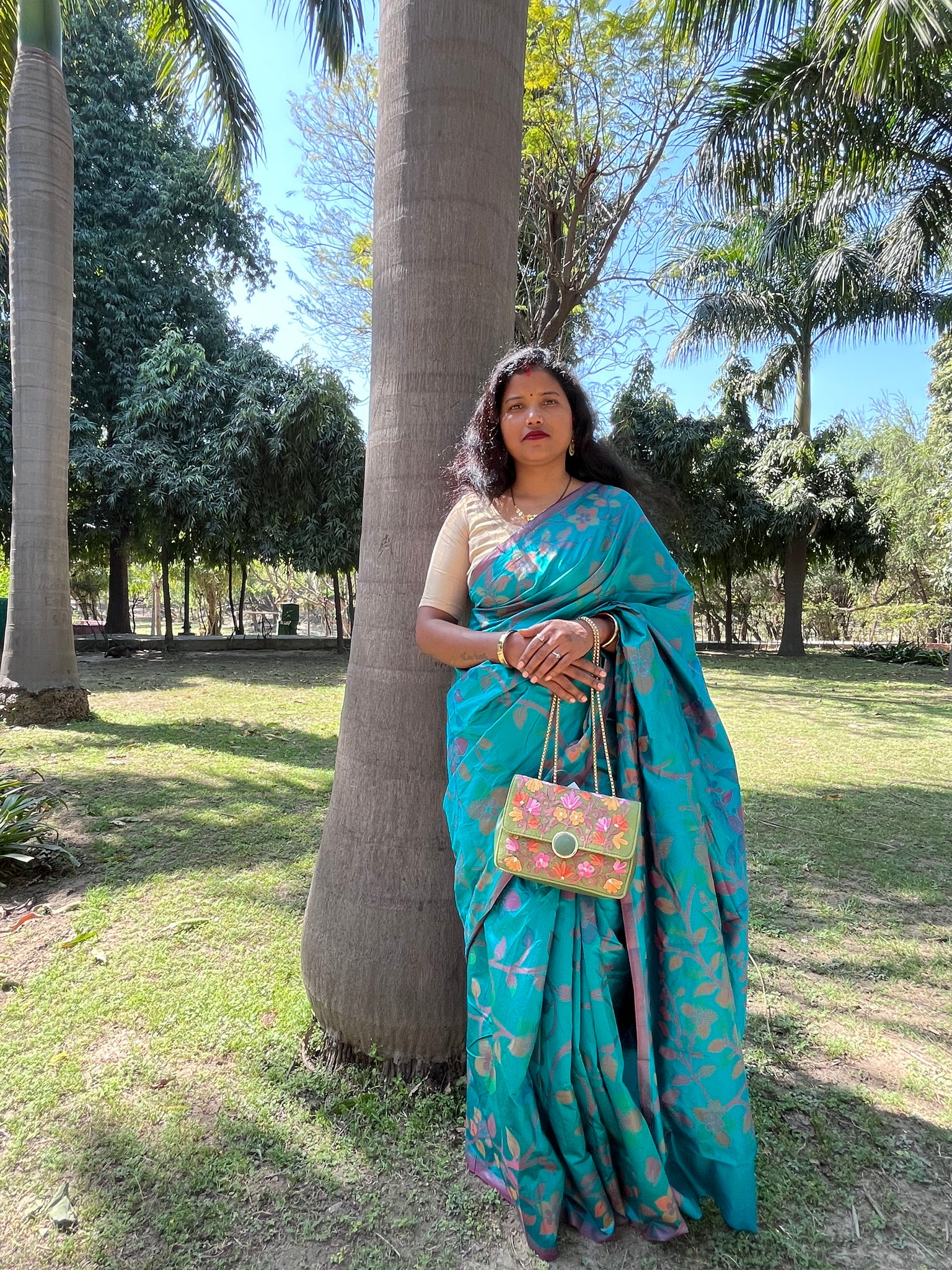 Handwoven Jamdani cotton blue saree