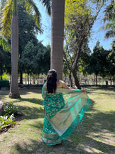 Load image into Gallery viewer, Handwoven Jamdani Muslin Silk saree
