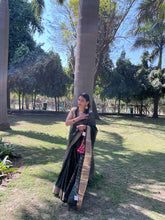 Load image into Gallery viewer, Mangalgiri Striped silk saree
